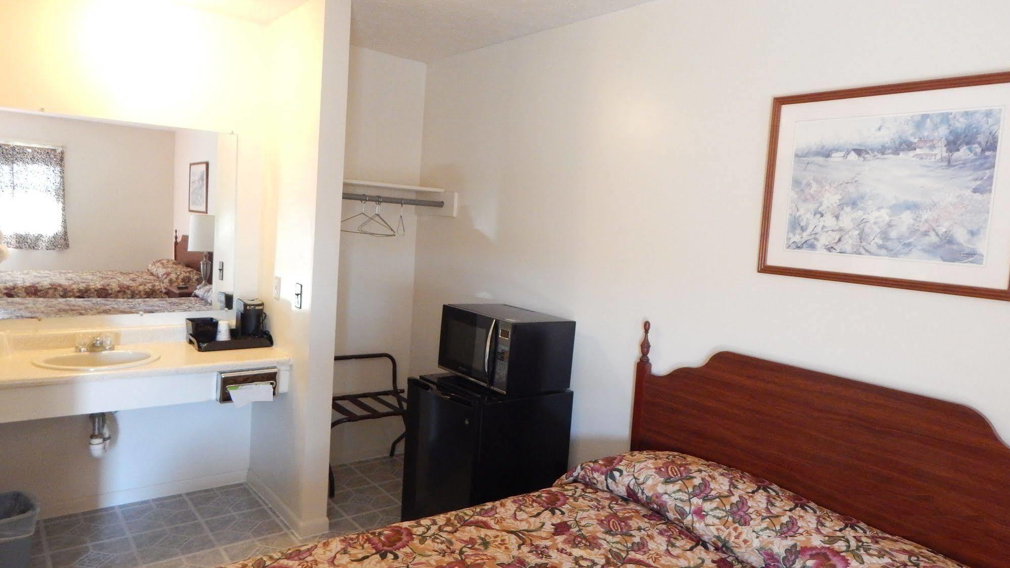 Dry Ridge Motor Inn Экстерьер фото